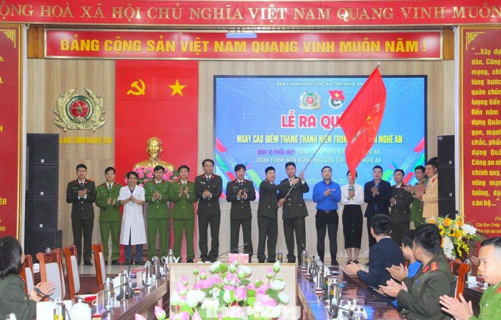 Tuổi trẻ Công an Nghệ An ra quân cao điểm Tháng Thanh niên 2026