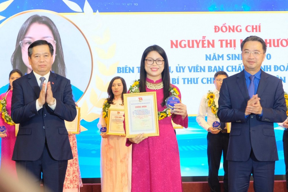 Tuyên dương 40 cán bộ, công chức, viên chức trẻ tiêu biểu các cơ quan Đảng Trung ương