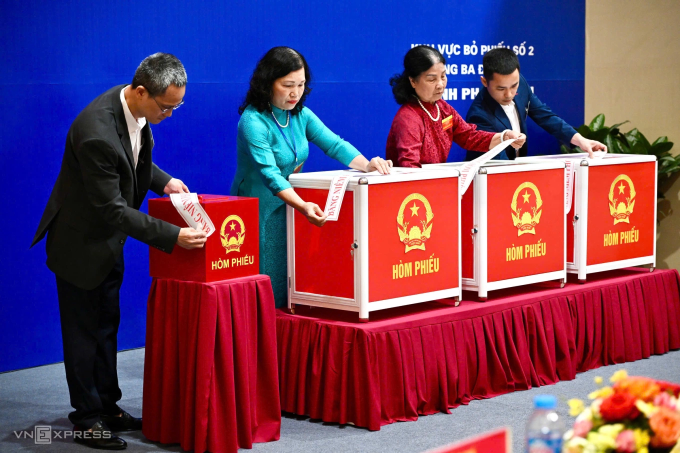 Hoàn tất kiểm phiếu bầu cử trong 24 giờ