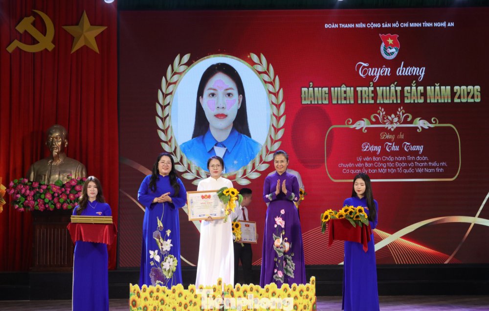 Nghệ An: Tuyên dương đảng viên trẻ xuất sắc và trao giải thưởng Lý Tự Trọng năm 2026