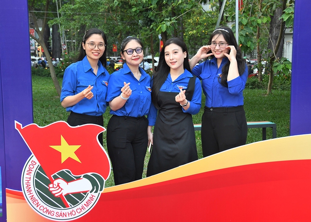 Người trẻ rộn ràng tháng 3