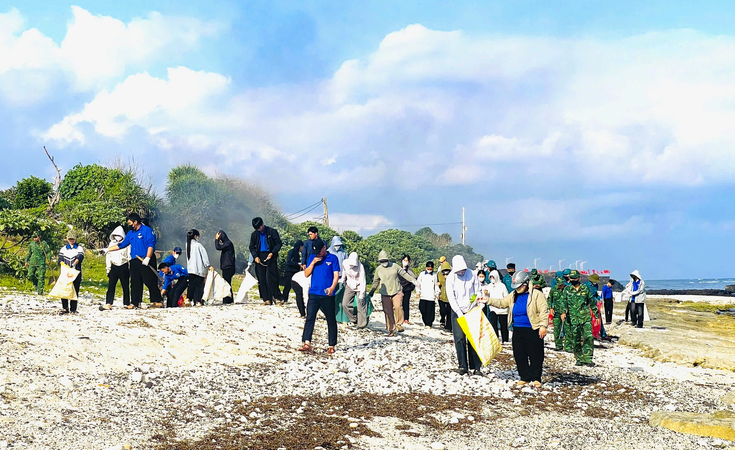 Làm đẹp từ biển đảo đến di tích ở đặc khu Lý Sơn