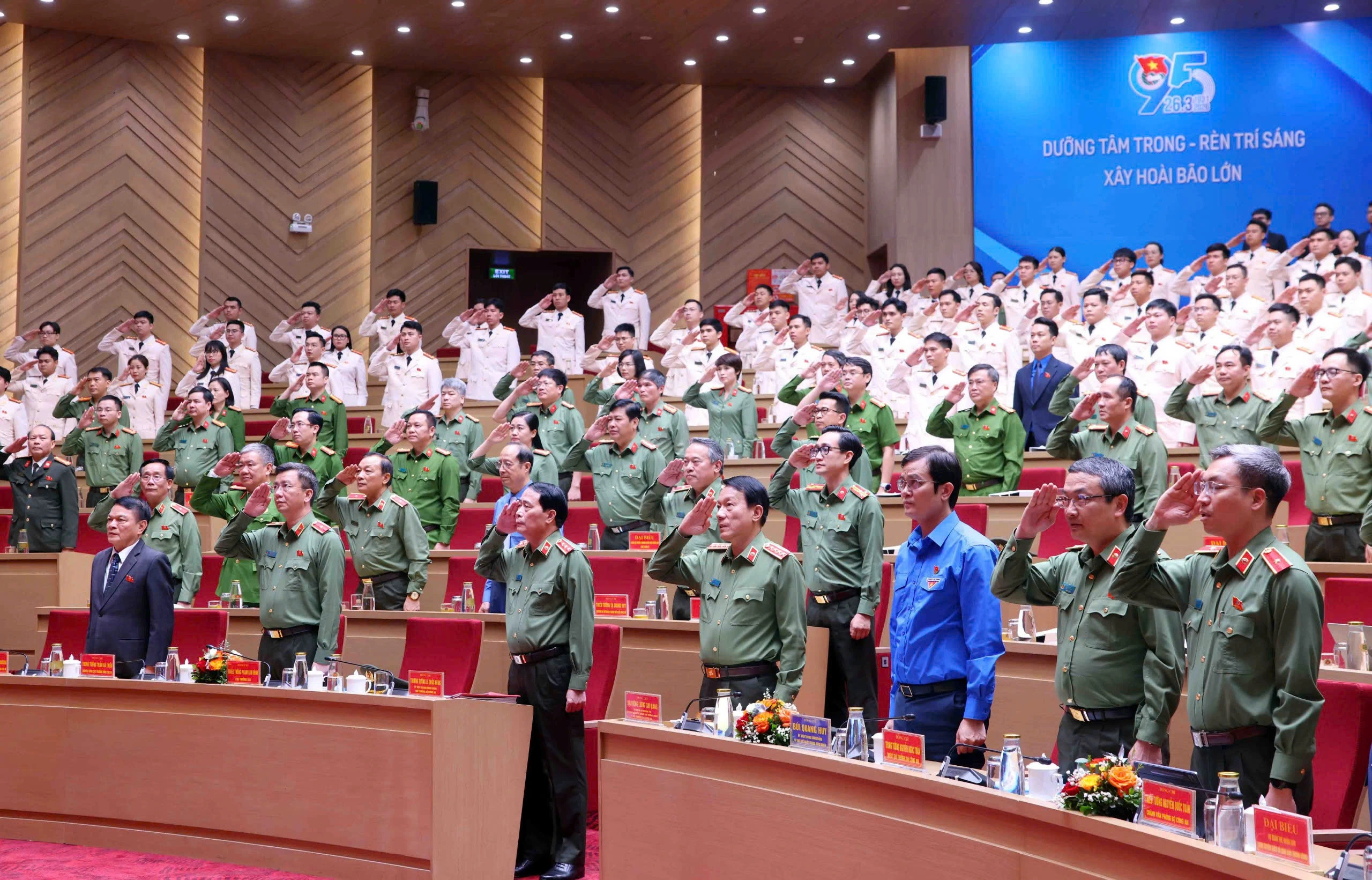 Đoàn Thanh niên Bộ Công an nhận Huân chương Bảo vệ Tổ quốc hạng nhất