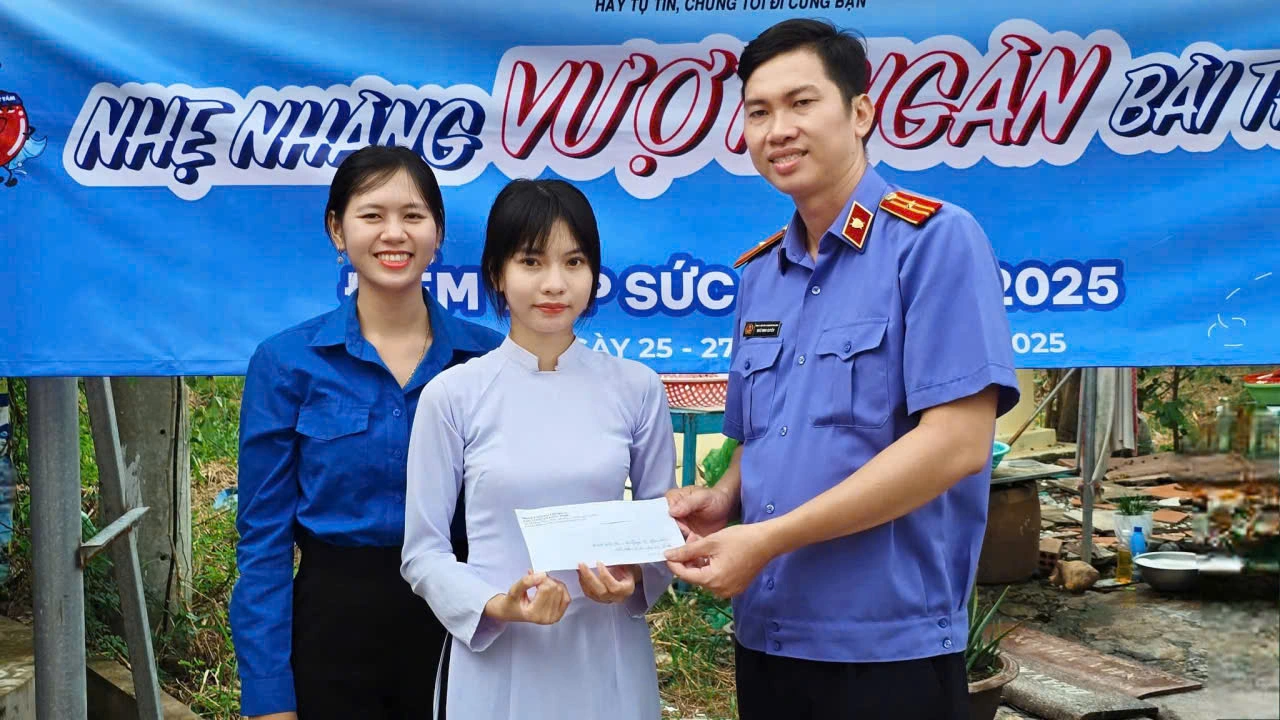 Giải thưởng Lý Tự Trọng 'gọi tên' cán bộ ngành kiểm sát ở Cà Mau