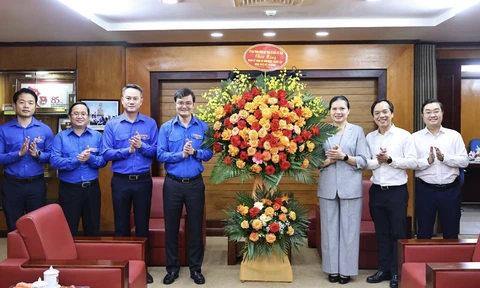 Lãnh đạo Ủy ban Trung ương MTTQ Việt Nam thăm, chúc mừng Trung ương Đoàn