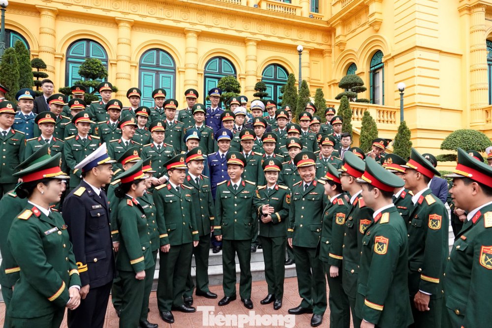 Gương mặt trẻ tiêu biểu toàn quân thăm 'địa chỉ đỏ' đặc biệt