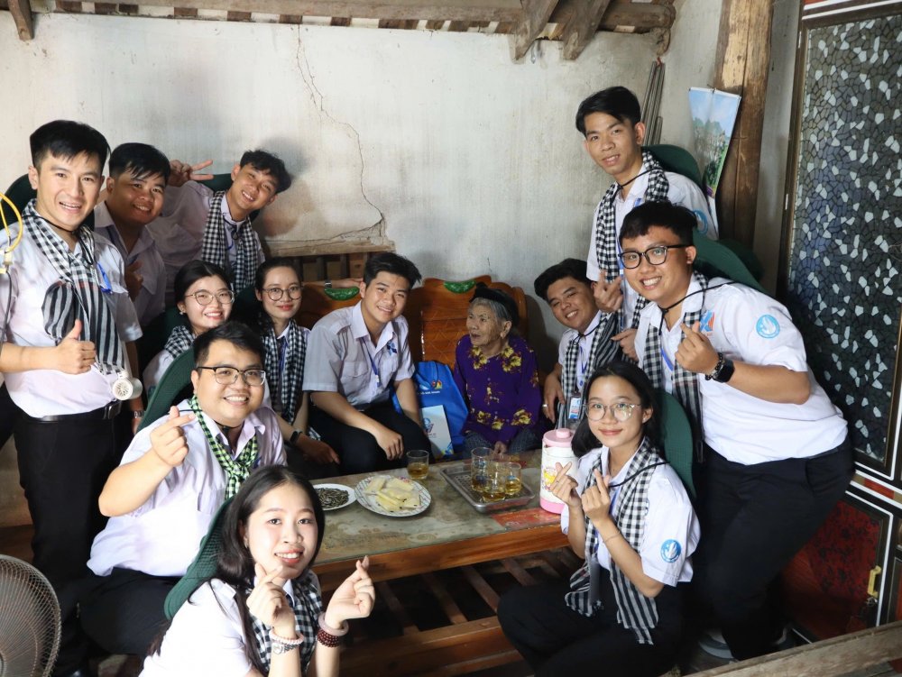 Hành trình về nguồn đặc biệt 'Từ ngòi pháo Chín tháng Giêng'…