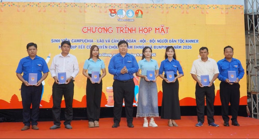 Họp mặt sinh viên quốc tế, vun đắp tình hữu nghị Việt Nam - Lào - Campuchia