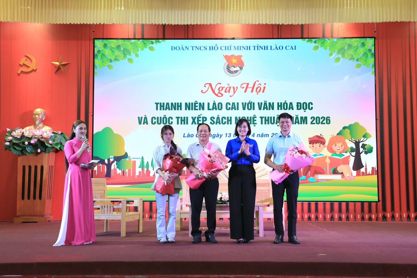 Nữ sinh giải Nhất quốc gia môn Ngữ văn tiết lộ 'bí kíp' đọc sách hiệu quả