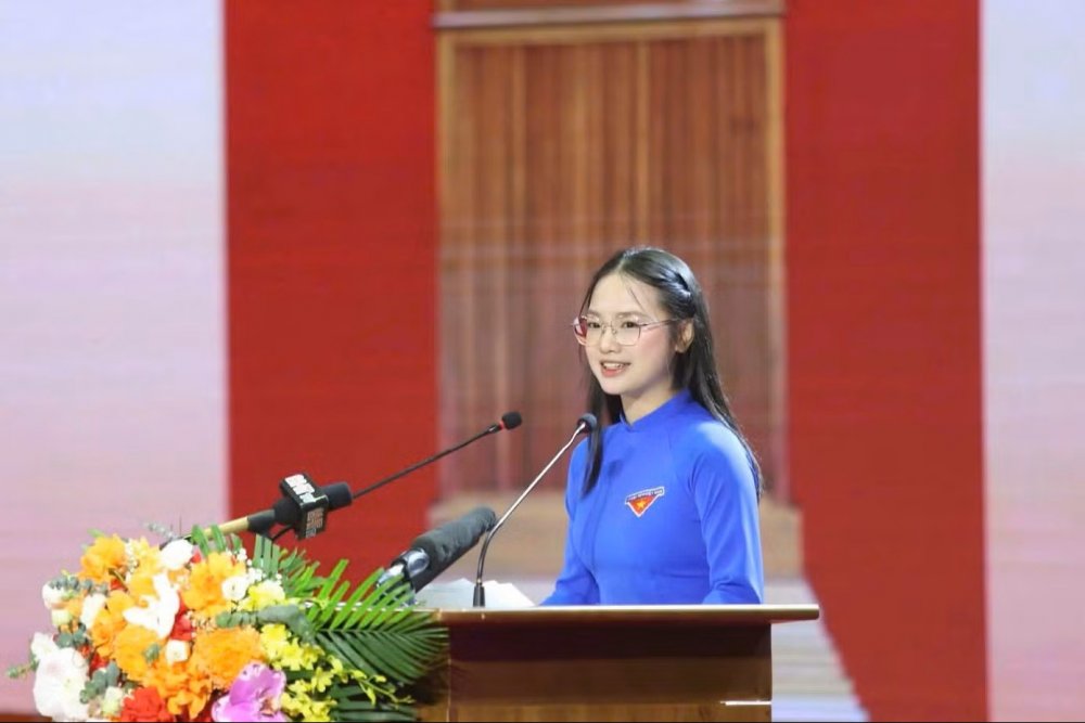 Nữ sinh Hà Tĩnh chia sẻ cảm xúc đặc biệt sau bài phát biểu 'gây sốt'
