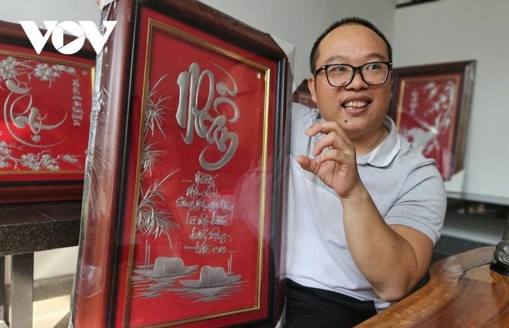 Từ kỹ sư công nghệ đến nghệ nhân tái chế 