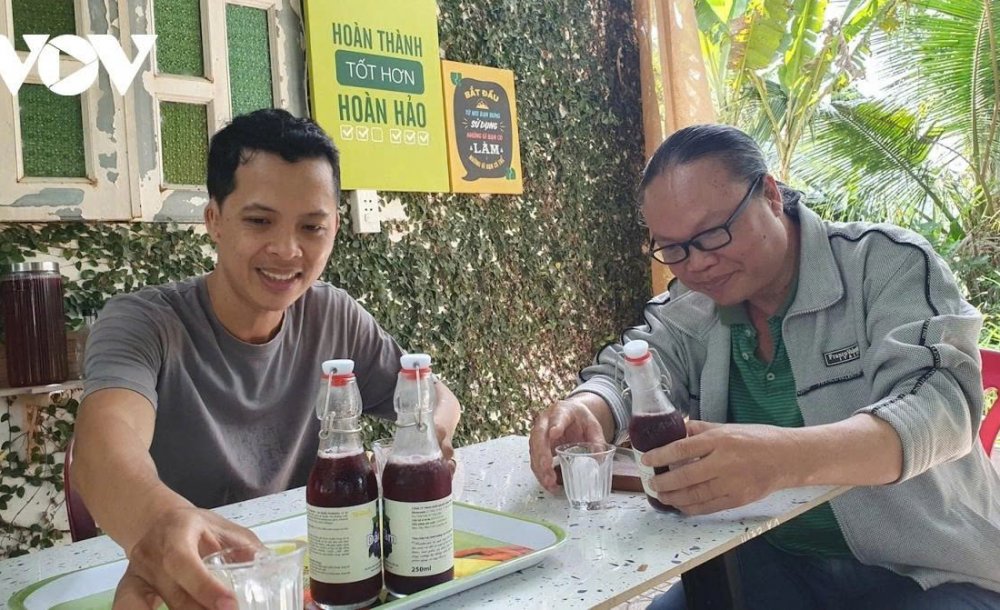 Khởi nghiệp từ trái cây quê hương 