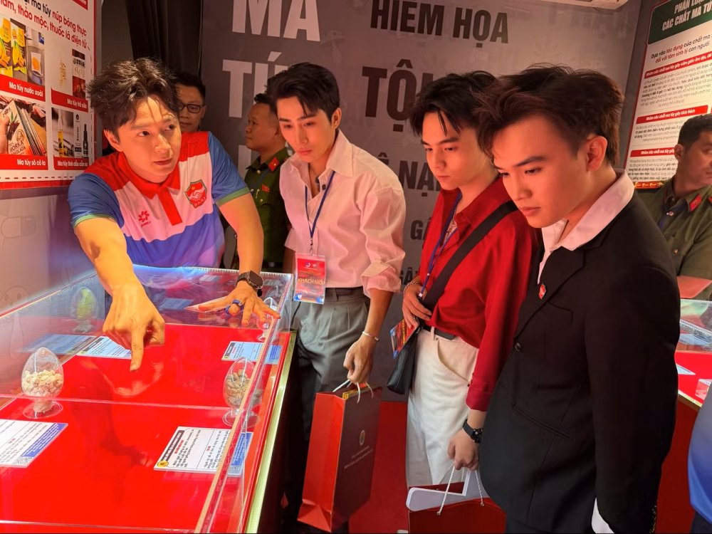 Ca sĩ Ngô Kiến Huy làm Phó Chủ nhiệm CLB tình nguyện 'Vì bình yên thành phố'