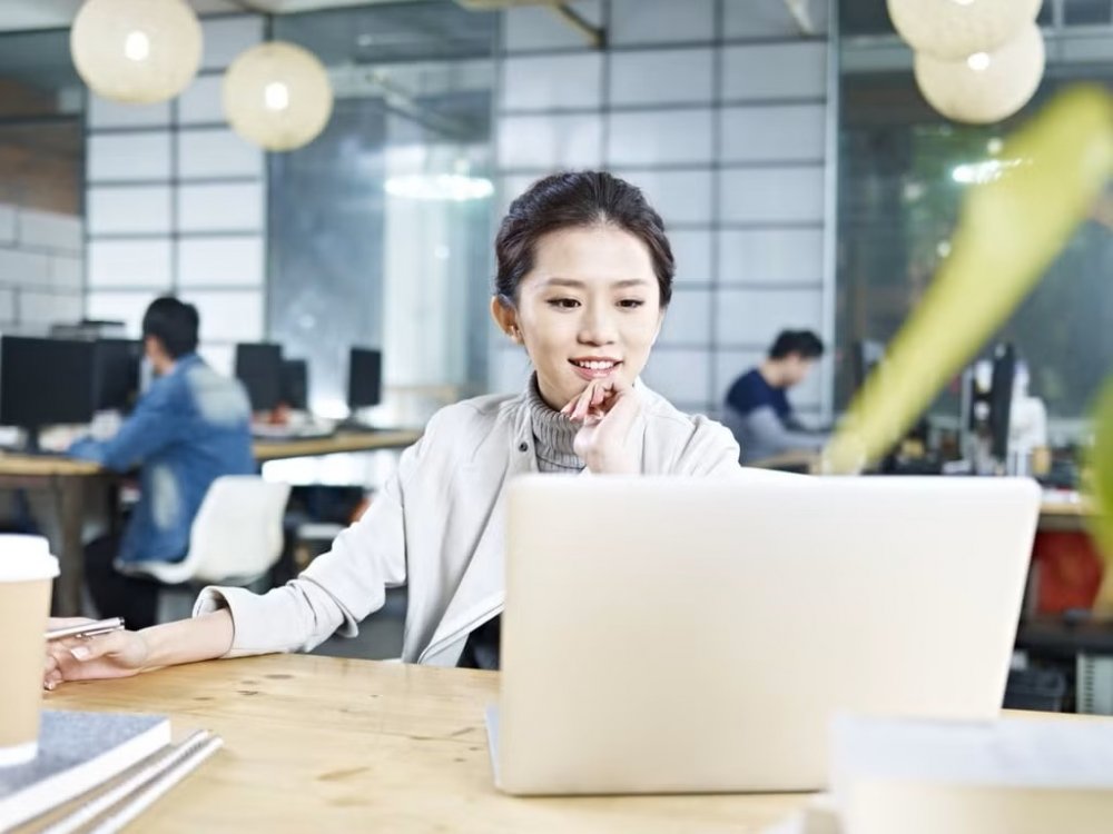 Người trẻ Singapore gác bằng đại học làm nghề 'dưới trình độ'