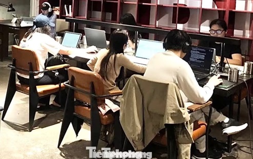 Giới trẻ càng lướt mạng, càng kêu 'không có thời gian'