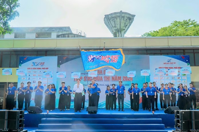 Hơn 6.000 sinh viên tình nguyện TPHCM ra quân tiếp sức sĩ tử