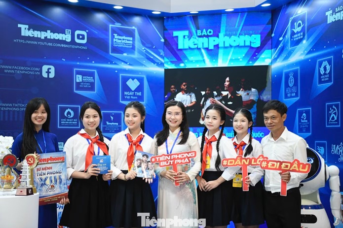 'Cánh én' tuổi trẻ chắp cánh ước mơ cho thiếu nhi Việt Nam