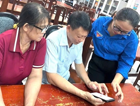 Áo xanh trong Mùa hè số