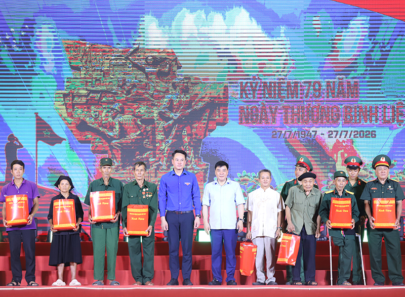 Lễ thắp nến tri ân và chương trình nghệ thuật 