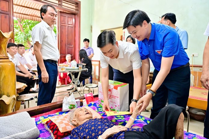 Tuổi trẻ Ninh Bình tiếp nối mạch nguồn tri ân