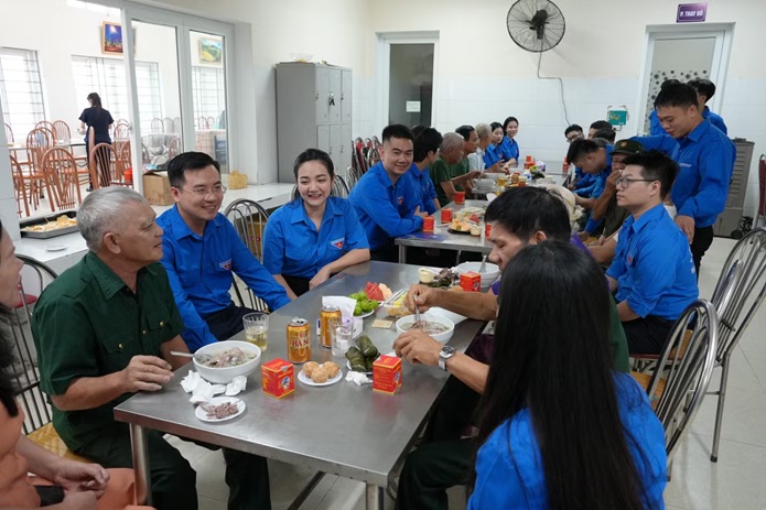 Ấm áp hành trình đền ơn đáp nghĩa ở Thanh Hóa