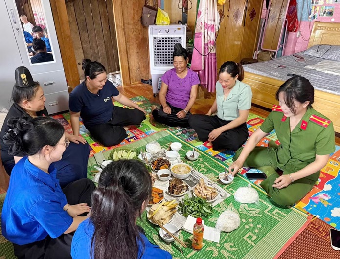 Tuổi trẻ Sơn La hỗ trợ xây nhà, cấy lúa, khám bệnh cho gia đình chính sách