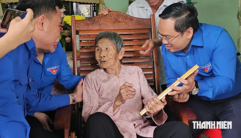 'Nhìn nó vậy chứ nó lì lắm nha, đang học cái bỏ đi theo cách mạng'