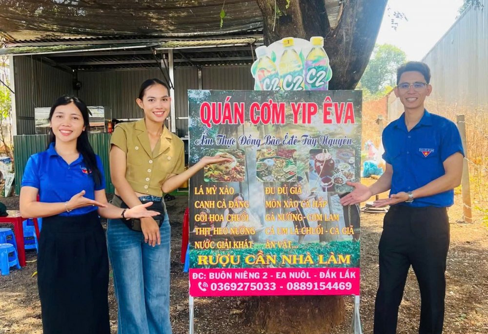 Cô gái dân tộc Ê Đê mạnh dạn khởi nghiệp từ bản sắc dân tộc