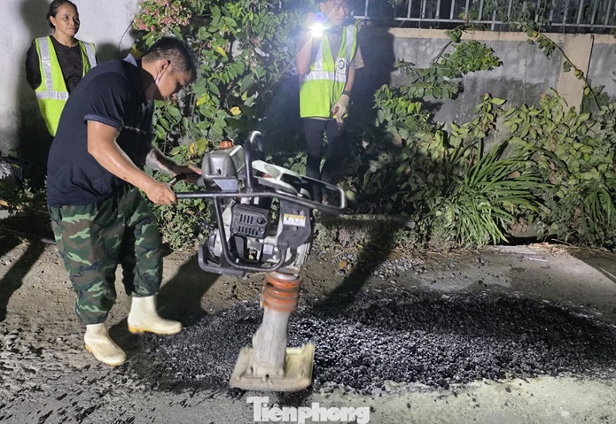 Câu chuyện đẹp về 'Hòa vá ổ gà' miễn phí ở Nghệ An