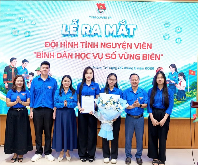 Đưa Bình dân học vụ số tới vùng biên
