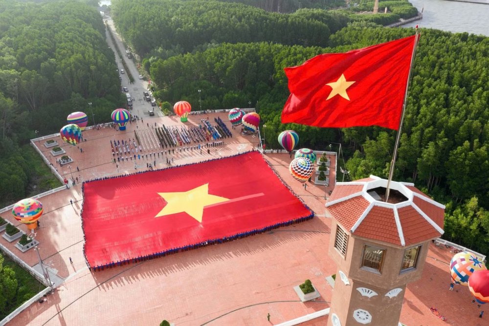 Những hình ảnh ấn tượng lễ chào cờ 'Tôi yêu Tổ quốc tôi' ngày Quốc khánh
