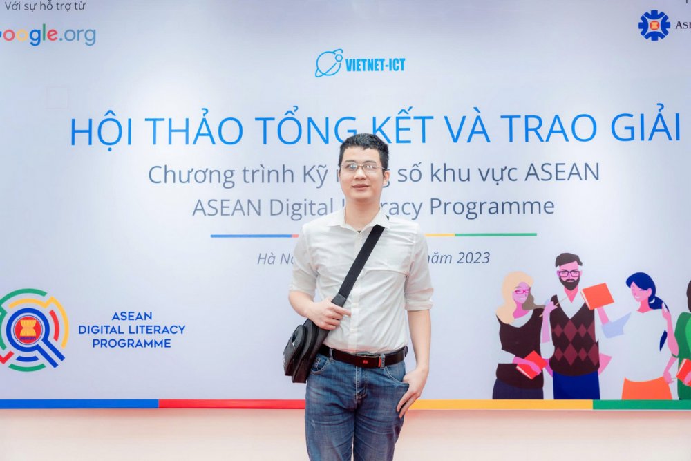 Chàng trai khiếm thi lan tỏa 
