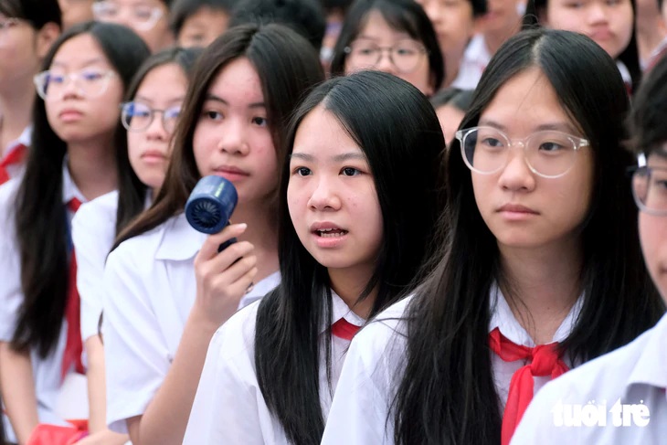 Bộ Giáo dục và Đào tạo: Giáo viên dạy thêm chéo môn không được thu tiền HS do mình đứng lớp