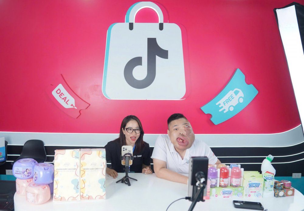Từ những phiên livestream đến hành trình mở lối mưu sinh cho người khuyết tật