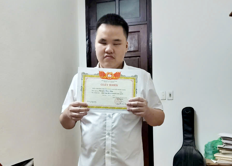12 năm liền học sinh giỏi và hành trình thắp sáng niềm tin cho cộng đồng khiếm thị