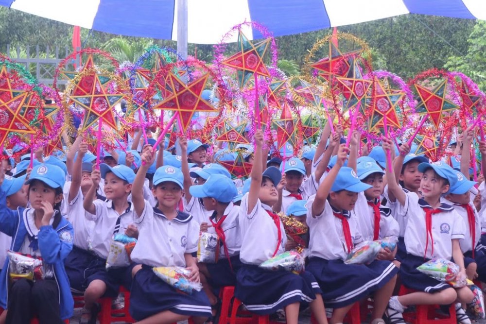 Ánh trăng vùng cao: Niềm vui về sau mưa lũ