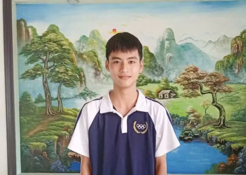 Khen thưởng đột xuất nam sinh lớp 11 cứu hai em nhỏ rơi xuống sông