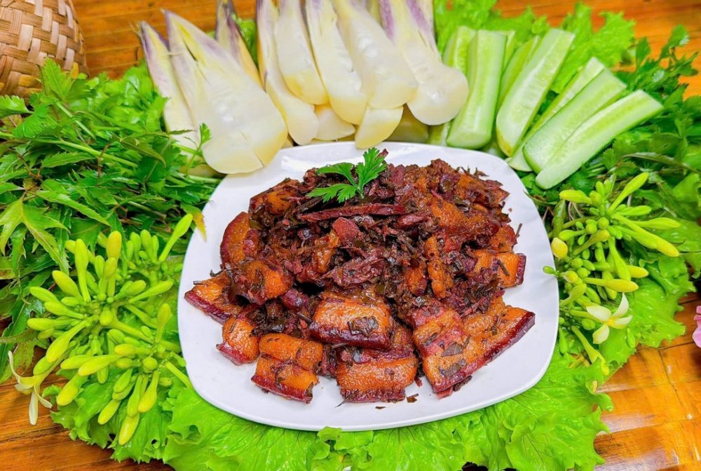 Thịt mắm cơm đỏ Lâm Thượng - Từ bếp truyền thống đến bàn ăn hiện đại