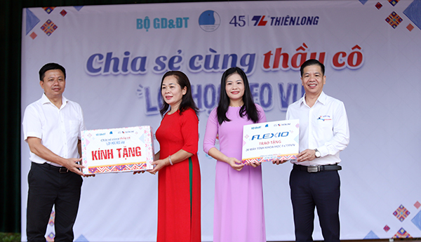 Chia sẻ cùng thầy cô 2026: Mang “Lớp học reo vui” đến với các em học sinh miền núi