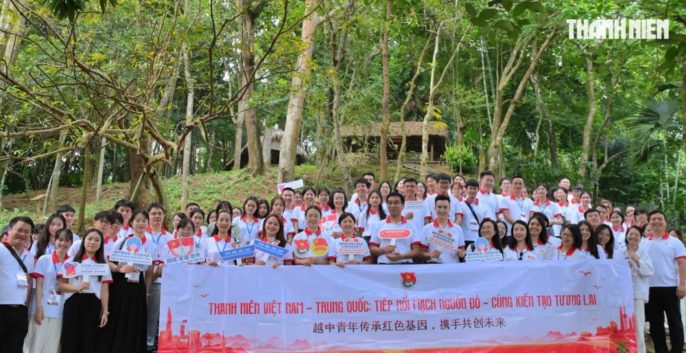 Đoàn đại biểu thanh niên Trung Quốc thăm các 'địa chỉ đỏ' tại Thái Nguyên