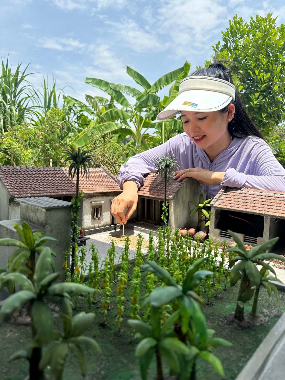 Vợ chồng trẻ thu nhỏ những ngôi nhà cổ gây chú ý