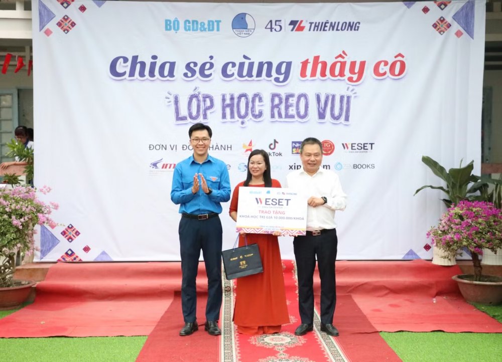 'Lớp học reo vui' tri ân thầy cô, tiếp sức học sinh khó khăn