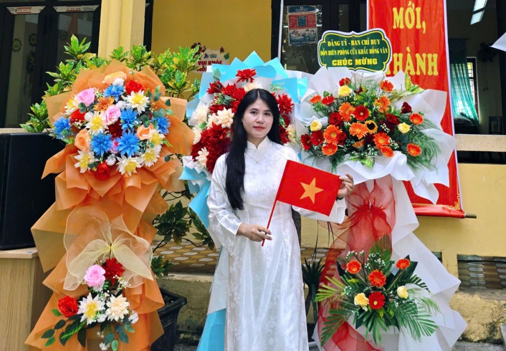Cô giáo người Cơ Tu vượt 120km mỗi ngày để gieo chữ vùng biên